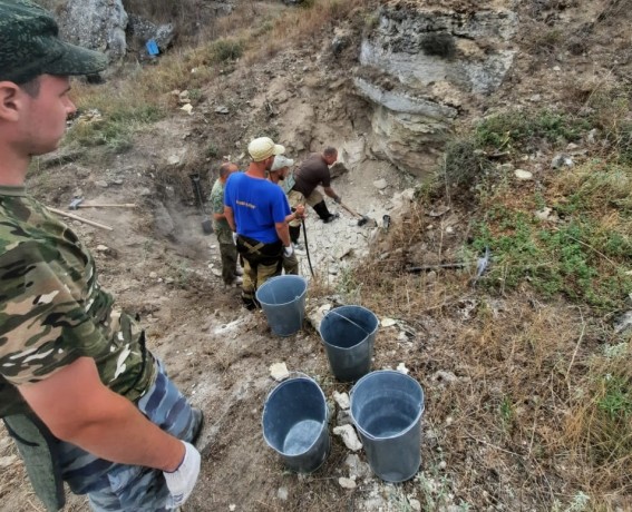 Поисковики отряда «Витязь» принимают участие в военно-археологической экспедиции «Аджимушкай»