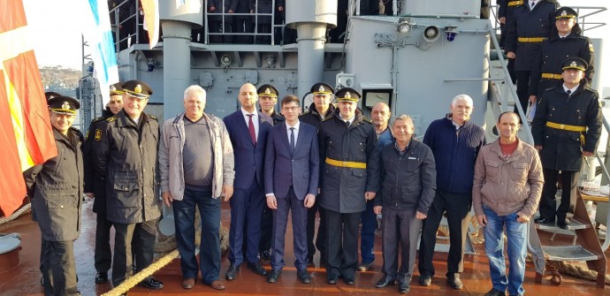 Челябинские поисковики посетили большой десантный корабль «Цезарь Куников» в Севастополе