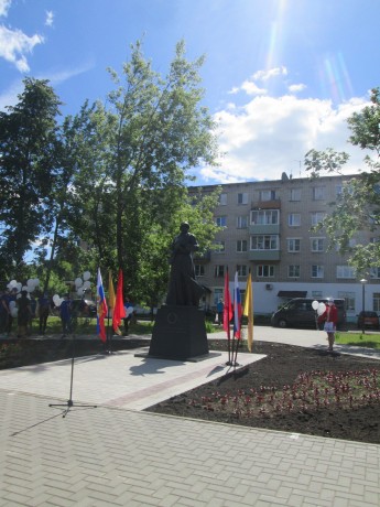 В Костромской области установили памятник воину-освободителю