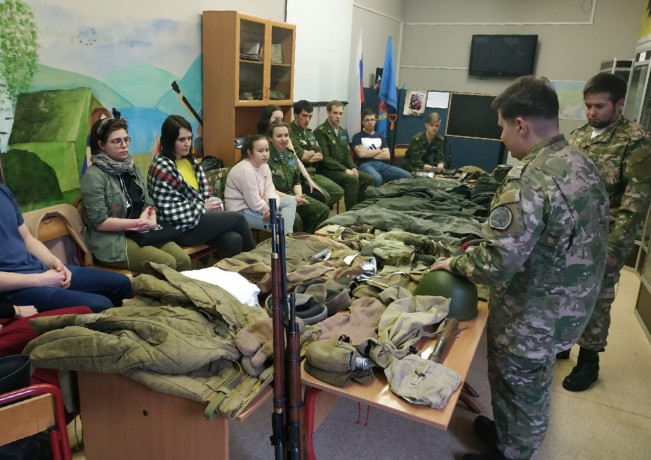 Московские поисковики провели лекцию по истории военной формы одежды