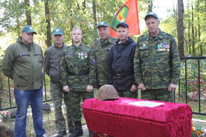В Калужской области на двух мемориалах прошли церемонии захоронения останков солдат РККА