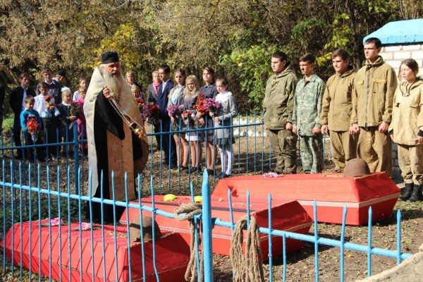 В Брянской области состоялась церемония захоронения 27 красноармейцев