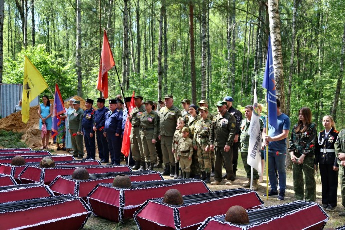 В Калужской области проводили в последний путь 105 защитников Отечества