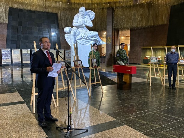Торжественная церемония передачи останков советских военнослужащих состоялась в Музее Победы