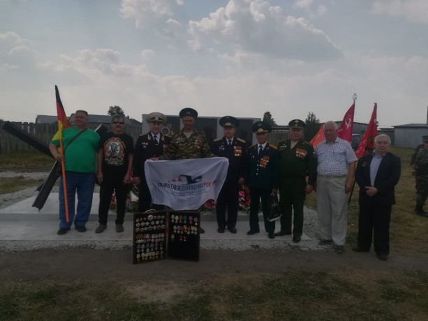 В Свердловской области прошло торжественное открытие обелиска павшим воинам в Великой Отечественной 