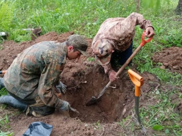 Двух неизвестных красноармейцев обнаружили поисковики отряда «Судьба человека» в Темкиснком районе