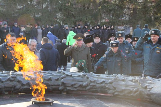В Челябинске почтили память защитников Отечества