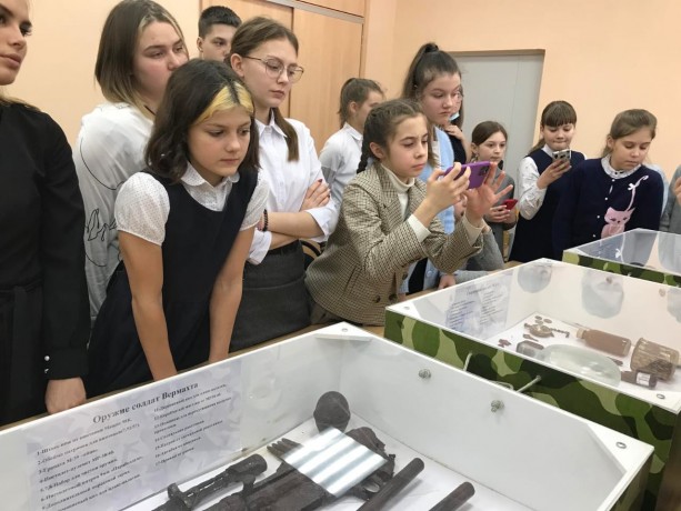 Поисковики Оренбургской области провели встречу со школьниками