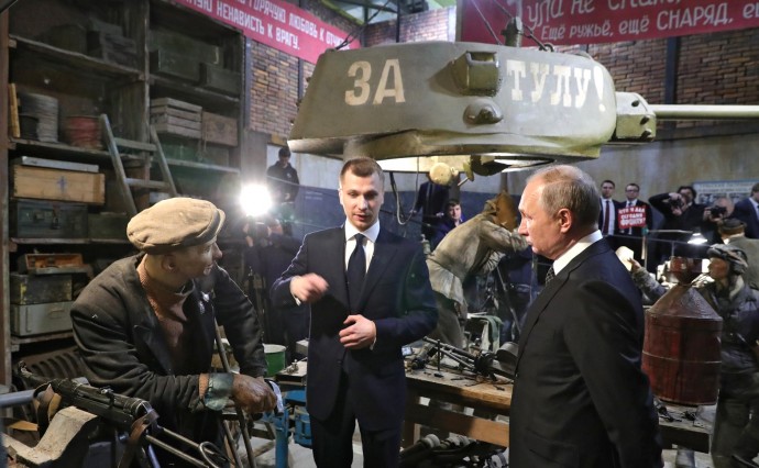 Владимир Путин осмотрел панораму «Память говорит. Дорога через войну»