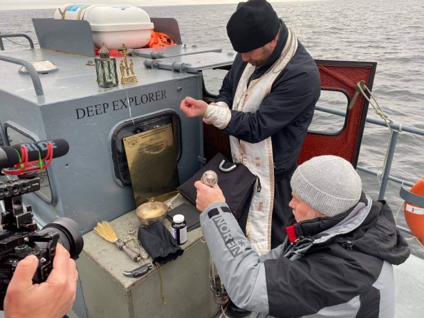 «Разведывательно-водолазная команда» установила мемориальную доску на подводной лодке С-12