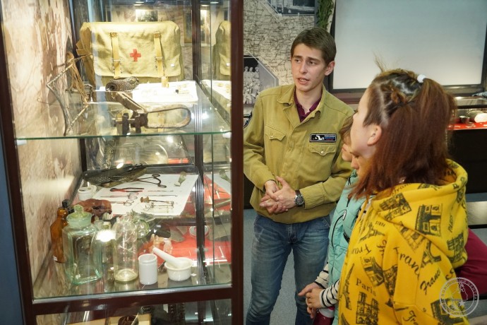 В Музее истории поискового движения Тюменской области прошла экскурсия для детей