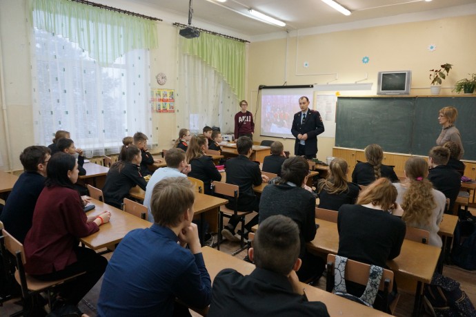 Кировские поисковики провели урок Мужества для школьников