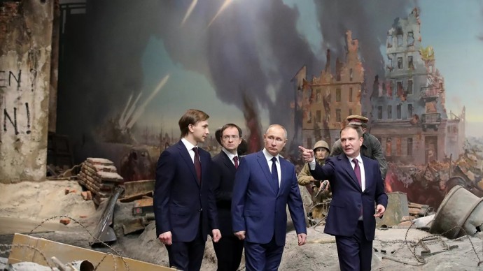 Владимир Путин ознакомился с проектом «Без срока давности»