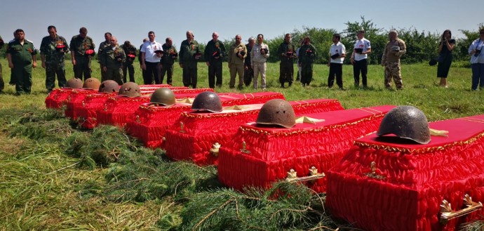 На Кубани в День памяти и скорби прошли захоронения воинов, найденных поисковиками