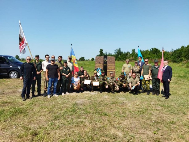 Павлодарские поисковики первыми открыли гранитный мемориал воинам-казахстанцам на территории Республ