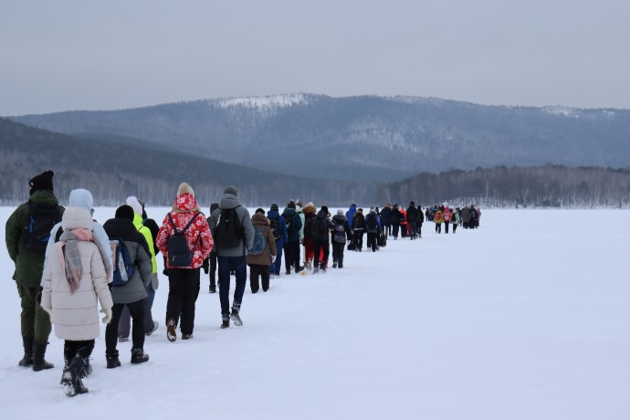 Челябинские поисковики организовали для школьников поход на остров Веры на озере Тургояк