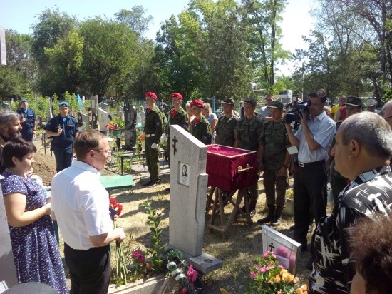 Торжественное захоронение останков неизвестного солдата состоялось в Ростовской области
