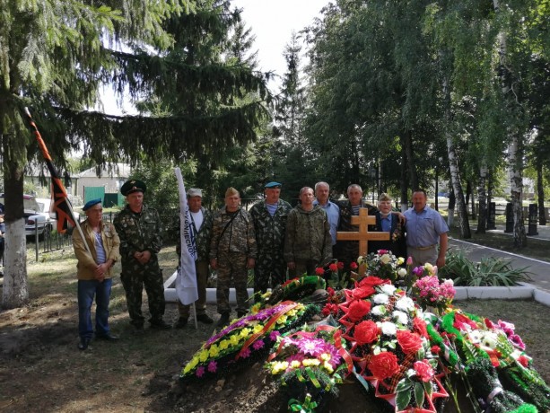 В Курской области состоялся траурный митинг и захоронение останков 31 советского солдата и 1 летчика