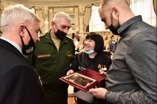 В Новосибирской области прошла церемония передачи медальонов и личных вещей красноармейцев