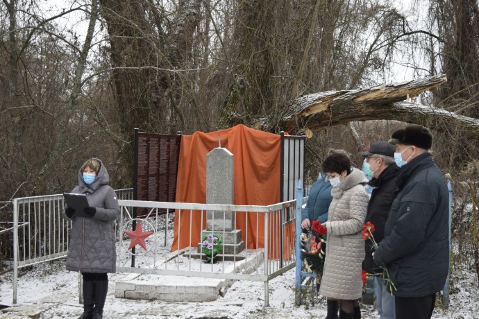В Курской области в День Неизвестного солдата открыты новые мемориальные плиты