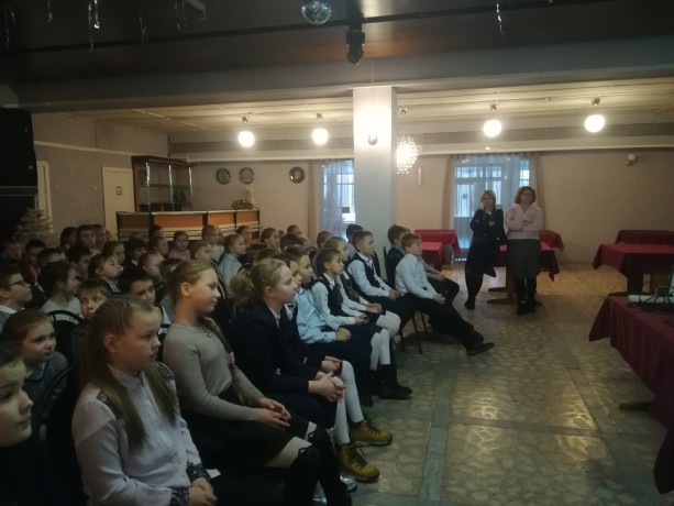 Ярославские поисковики рассказали школьникам о работе по увековечению памяти погибших при защите Оте