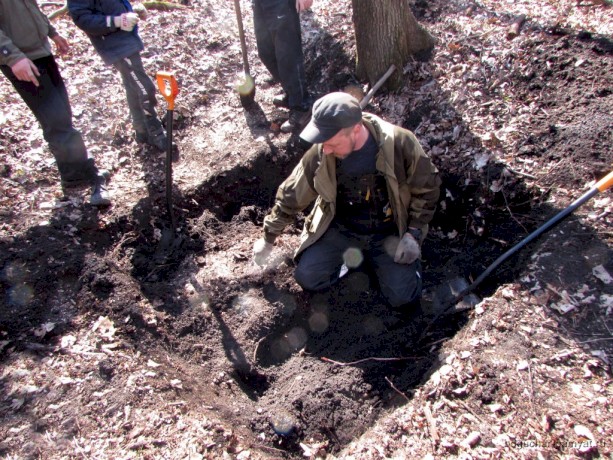 В районе озера Песковатое  был обнаружен блиндаж с захоронением бойцов РККА
