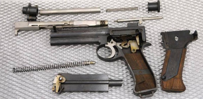 разборка пистолета Roth-Steyr