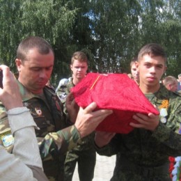 Останки троих советских солдат захоронены в селе Зуевка Курской области 0