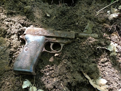 нашли Пистолет Walther P38